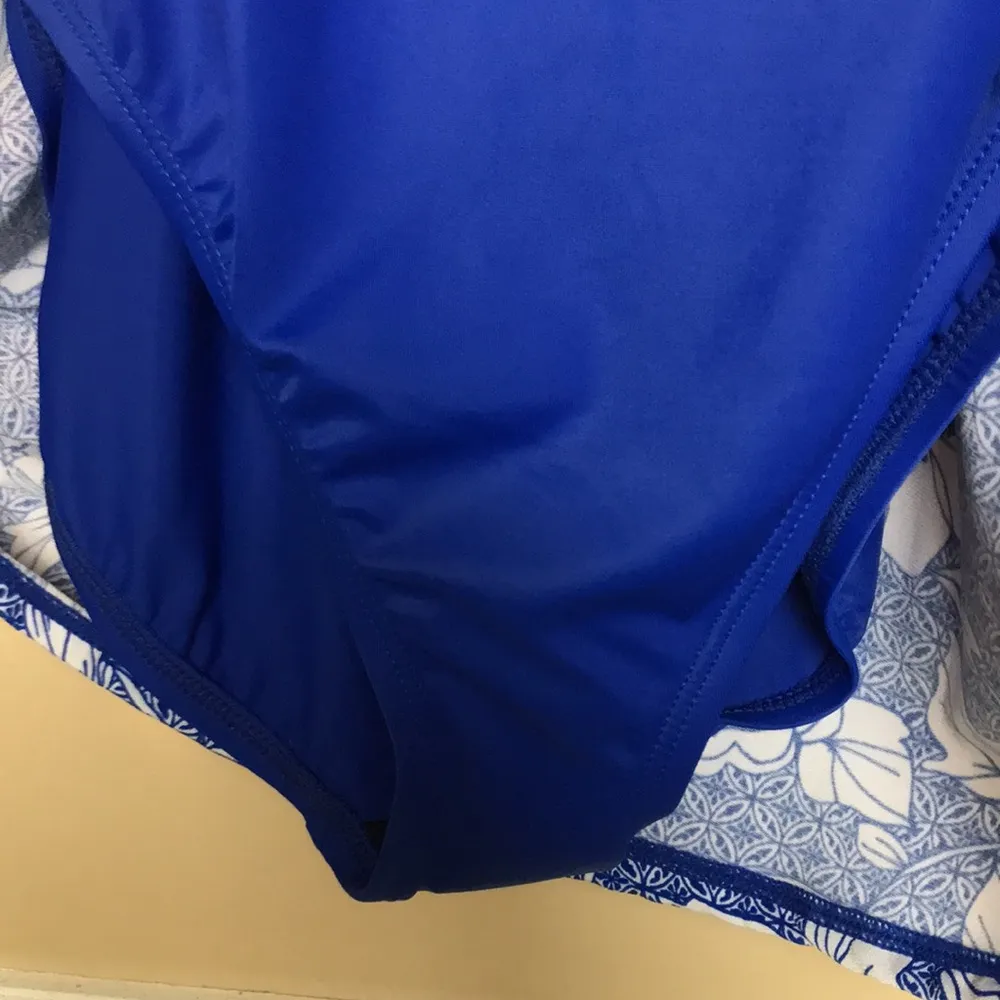 NWT Catalina Women’s Floral Print Blue White Lined Suit Swim Tank Dress - Image 4