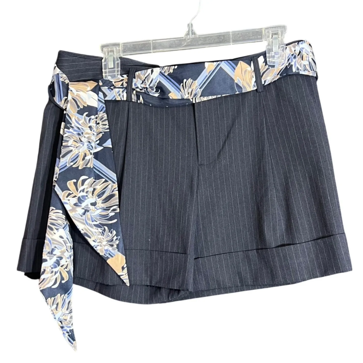 Gap Shorts with Scarf Belt Womens 8 Navy Blue Pinstripe Stretch Dressy Preppy - Image 2