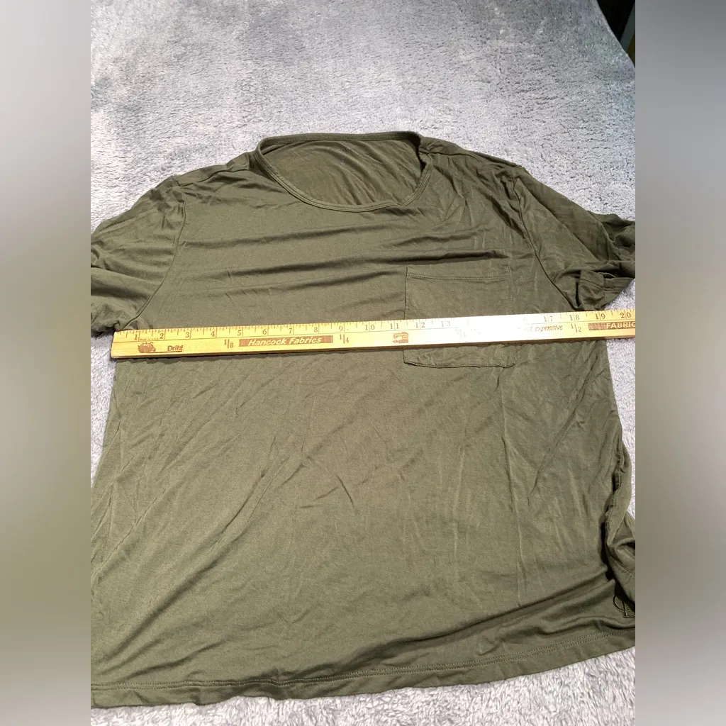 Cozy earth green tee small - Image 7