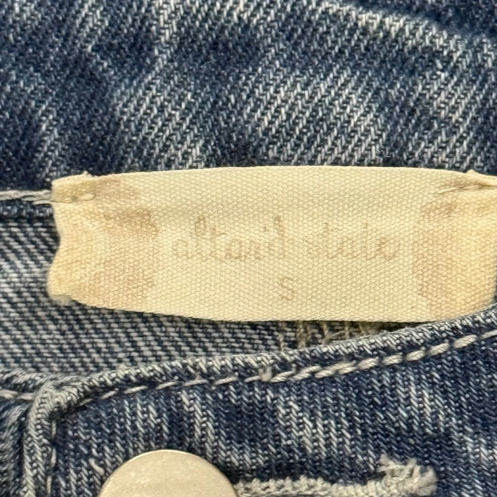 Altar'd State Daisy Embroidered Denim Shorts Frayed Hem High Waist size Small Blue - Image 4