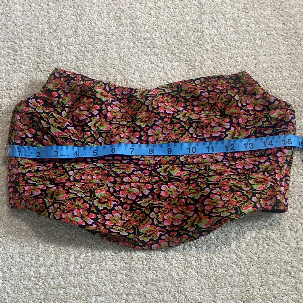 Zara Floral Crop Top in Black and Pink - Image 7