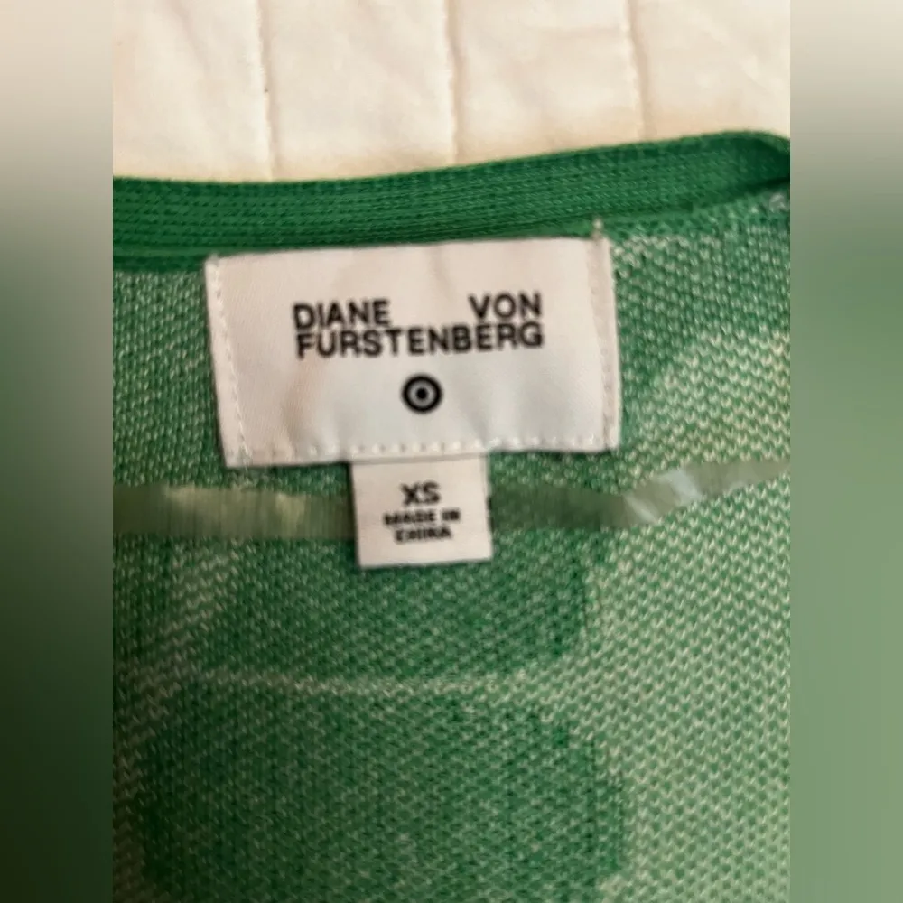 Diane von Furstenberg V-Neck Ginkgo Green Knit Sweater Wrap Top Pants Outfit Set - Image 11