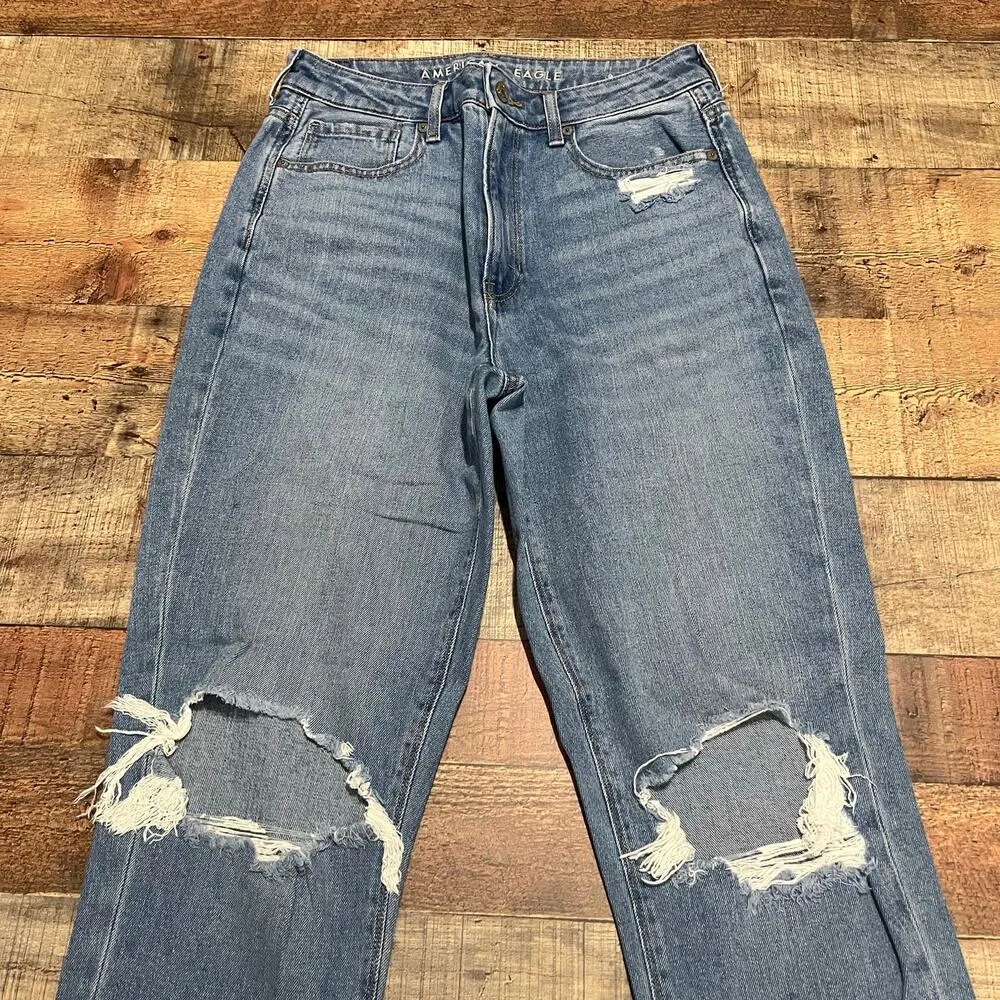 American Eagle's | Women's Medium Wash Denim Busted Knees Mom Jeans Sz 6 - Image 3