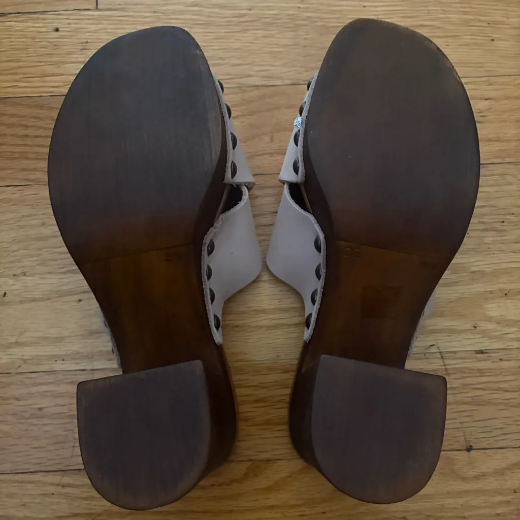 Chocolate Blu Platform Heel Slides Size 8 - Image 4