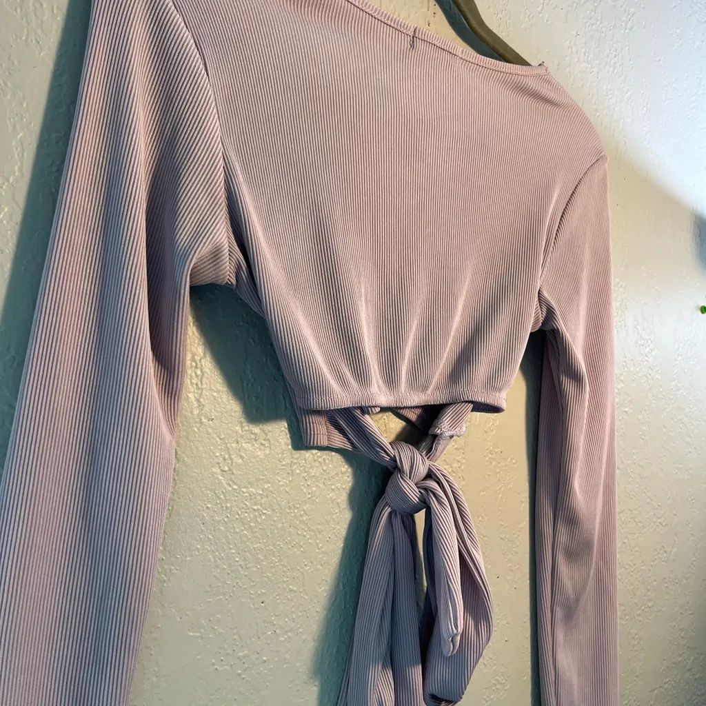 Boohoo Pink Long Sleeve Tie Front Crop Top Blouse Y2K SZ 4 Wide V-Neck Summer - Image 8