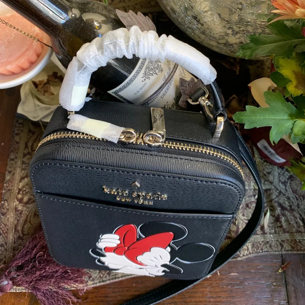 Authentic KATE SPADE leather Minnie Mouse Disney X zip around Crosby/Satchel - Image 3