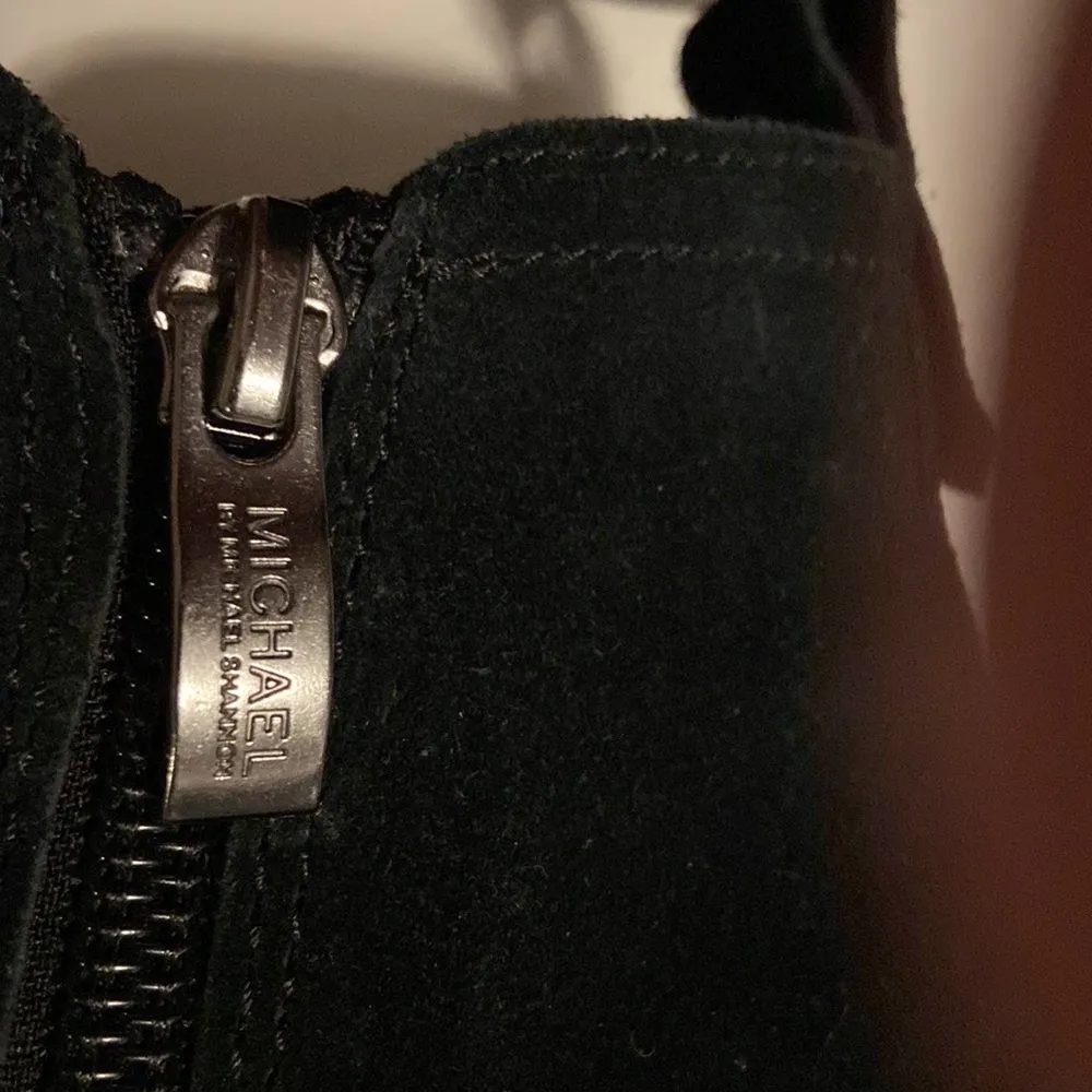 Michael Shannon simple black man made suede ankle boot sz. 9 - Image 7