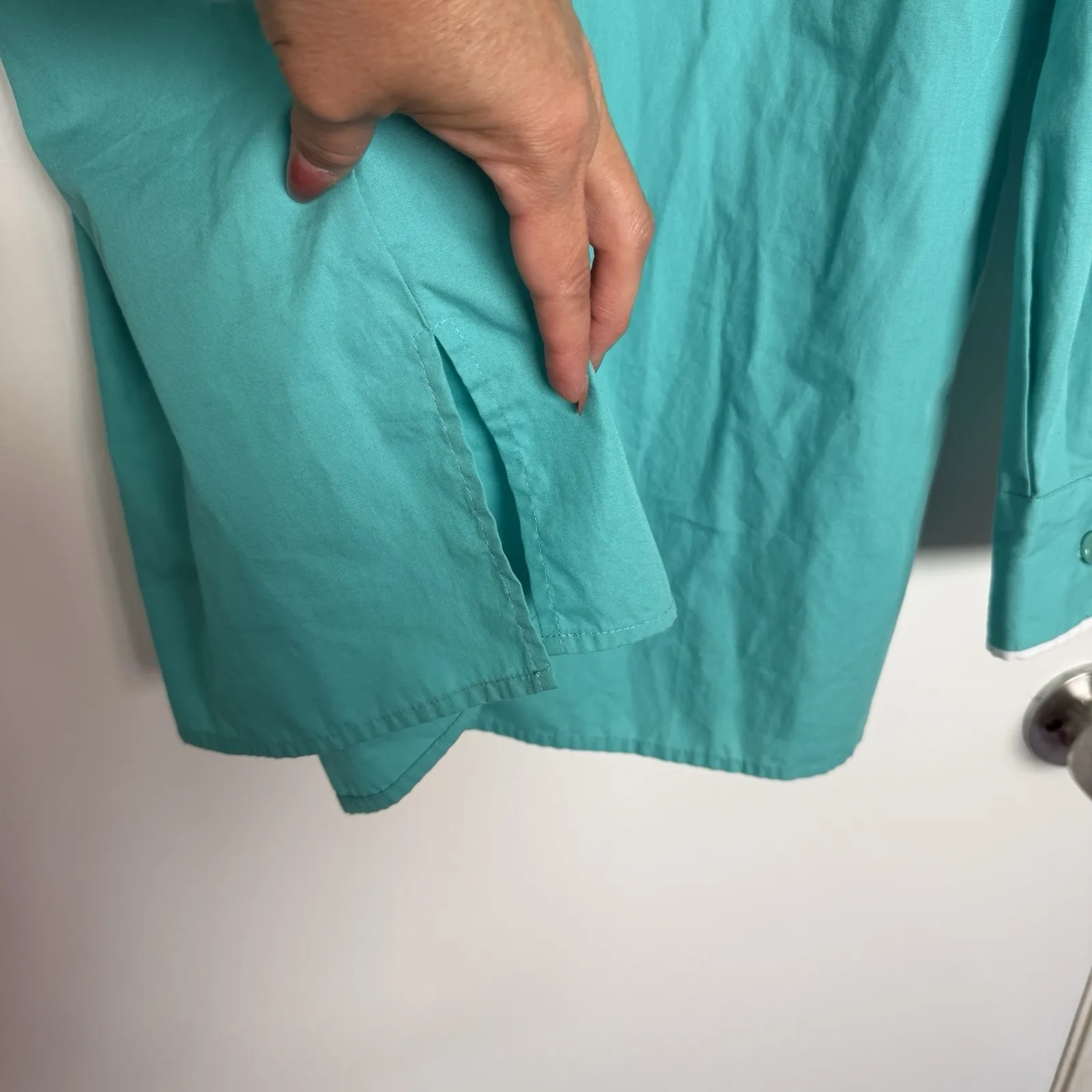 Bob Mackie Top Womens Size Large Button Up Collared Embroidered Light Blue Green - Image 6