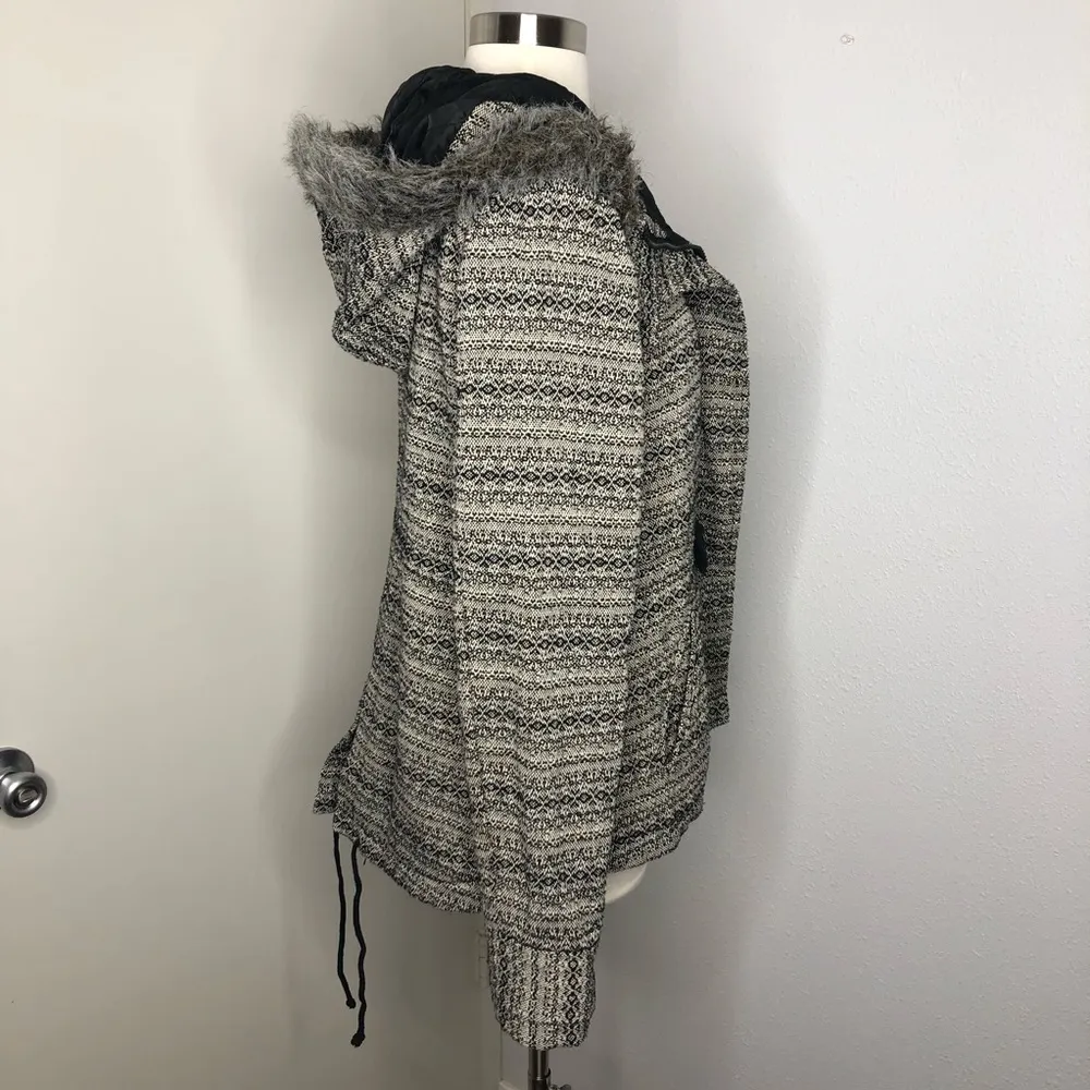 Jack by BB Dakota Jacquard Jacket with Faux Fur Hood size L - Image 3