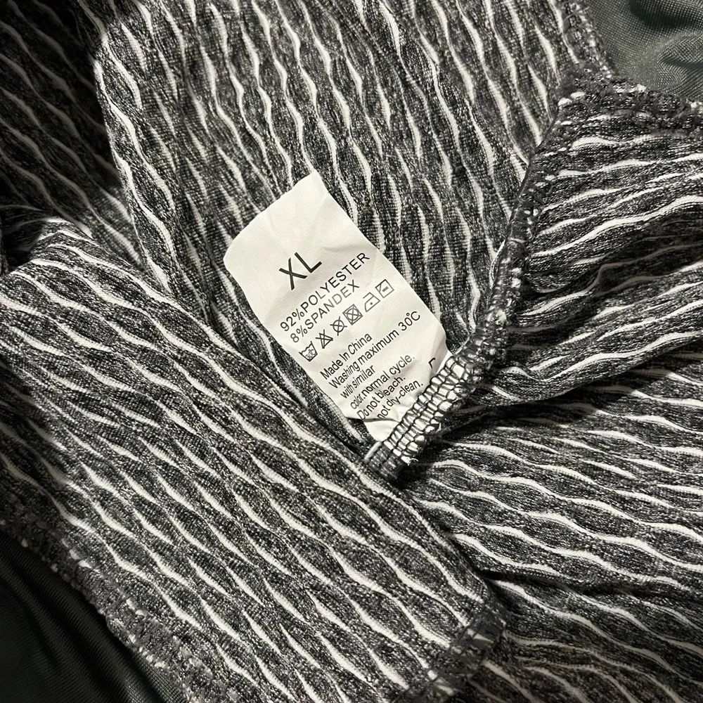 Women’s XL Butt Enhancing Leggings NWOT - Image 3