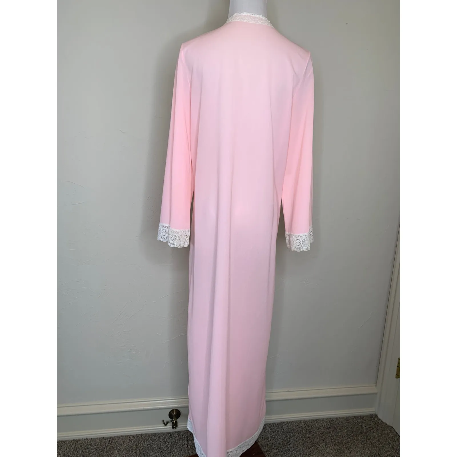 Vintage Pink Lace Long Sleeve Nightgown Lace Trimmed ? Small - Image 2