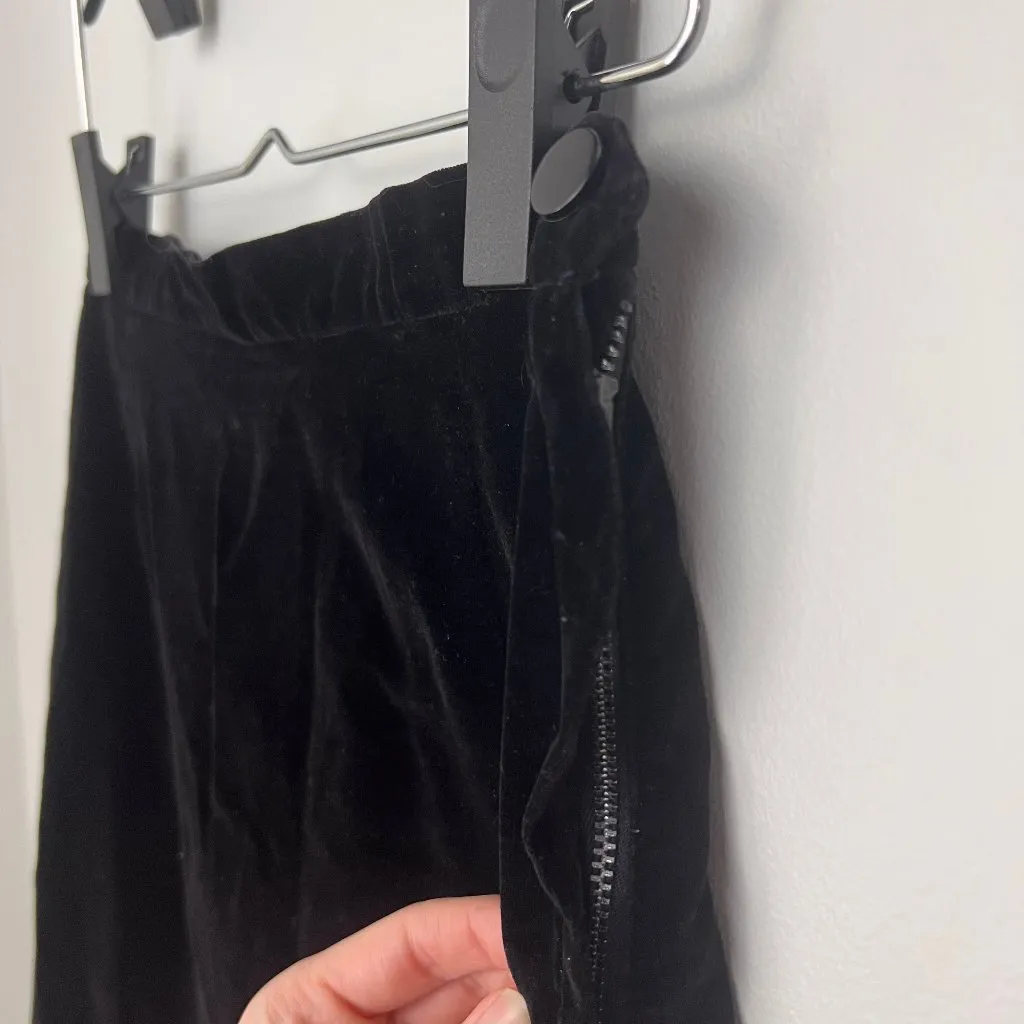 1950's Vintage Black Velvet Pencil Skirt Gothic Timeless - Image 5