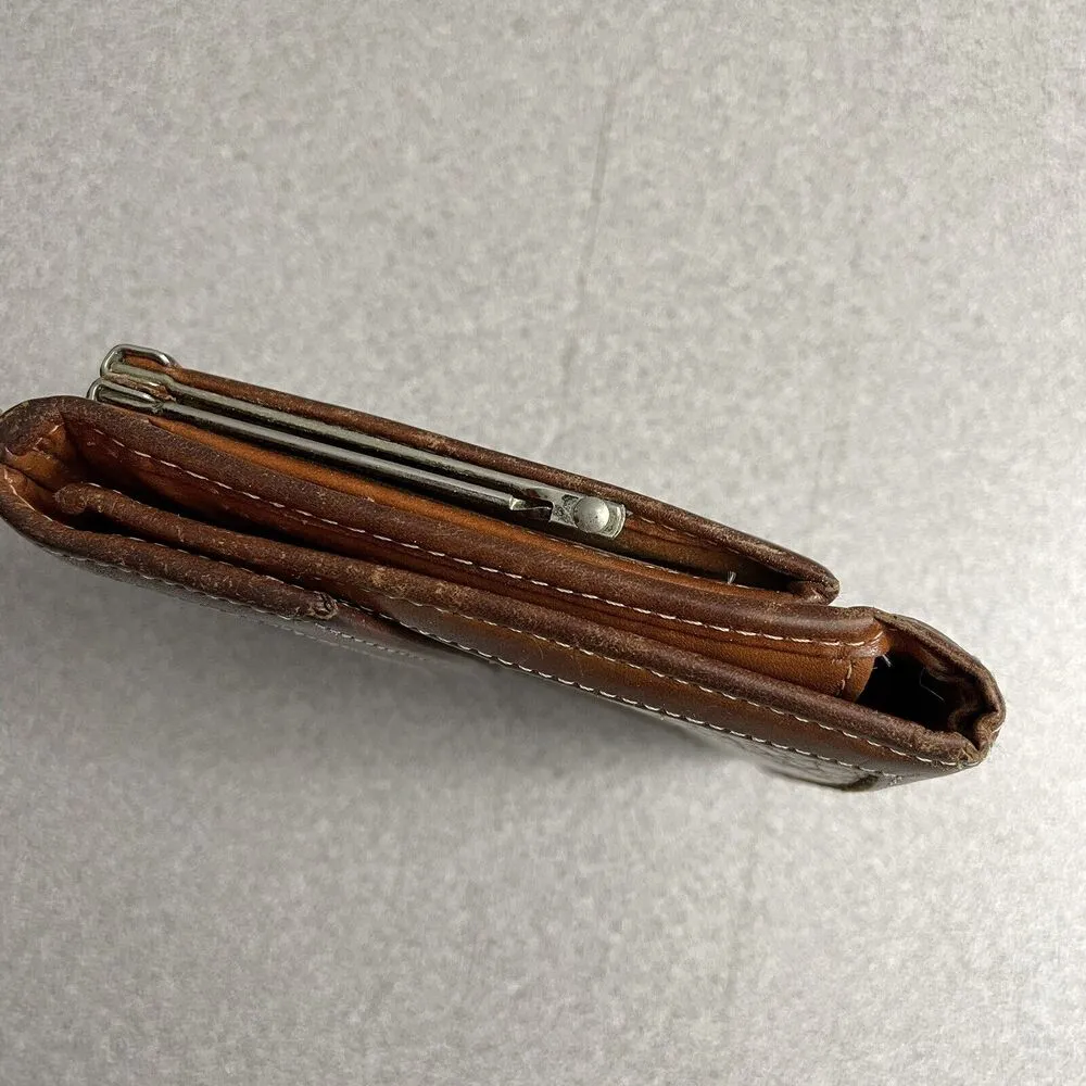 Vtg Dooney Bourke Wallet Pebbled Leather Cream Brown Tri Fold Cash Card Kisslock - Image 3