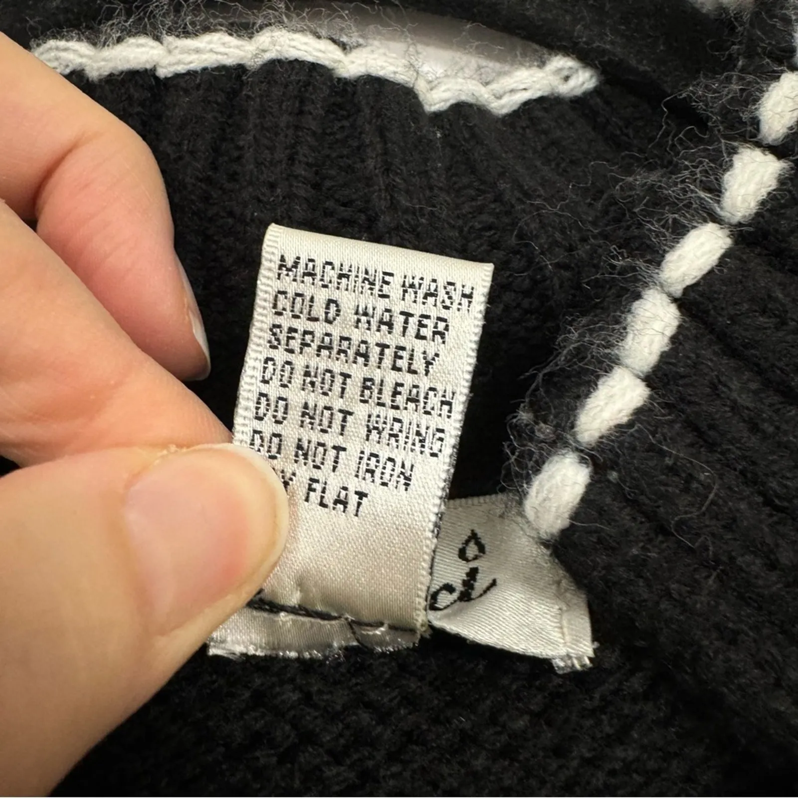 Vintage Black Knit Pullo Sweater Womens L Preppy V Neck White Trim Classic Fall Size L - Image 7