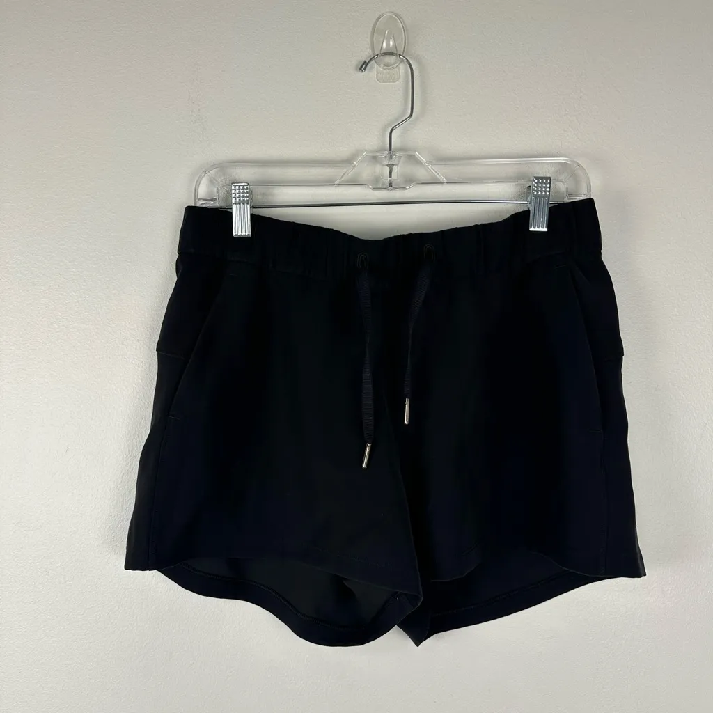 Lululemon On The Fly Woven 2.5" Black Shorts Women’s Sz 8 - Image 2