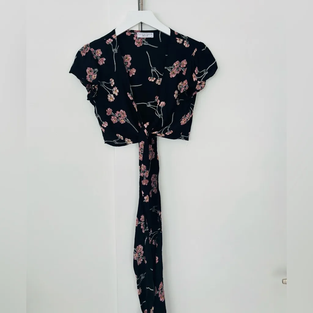 Flynn Skye 'That's a Wrap' black tie waist crop SS T size small - Image 2