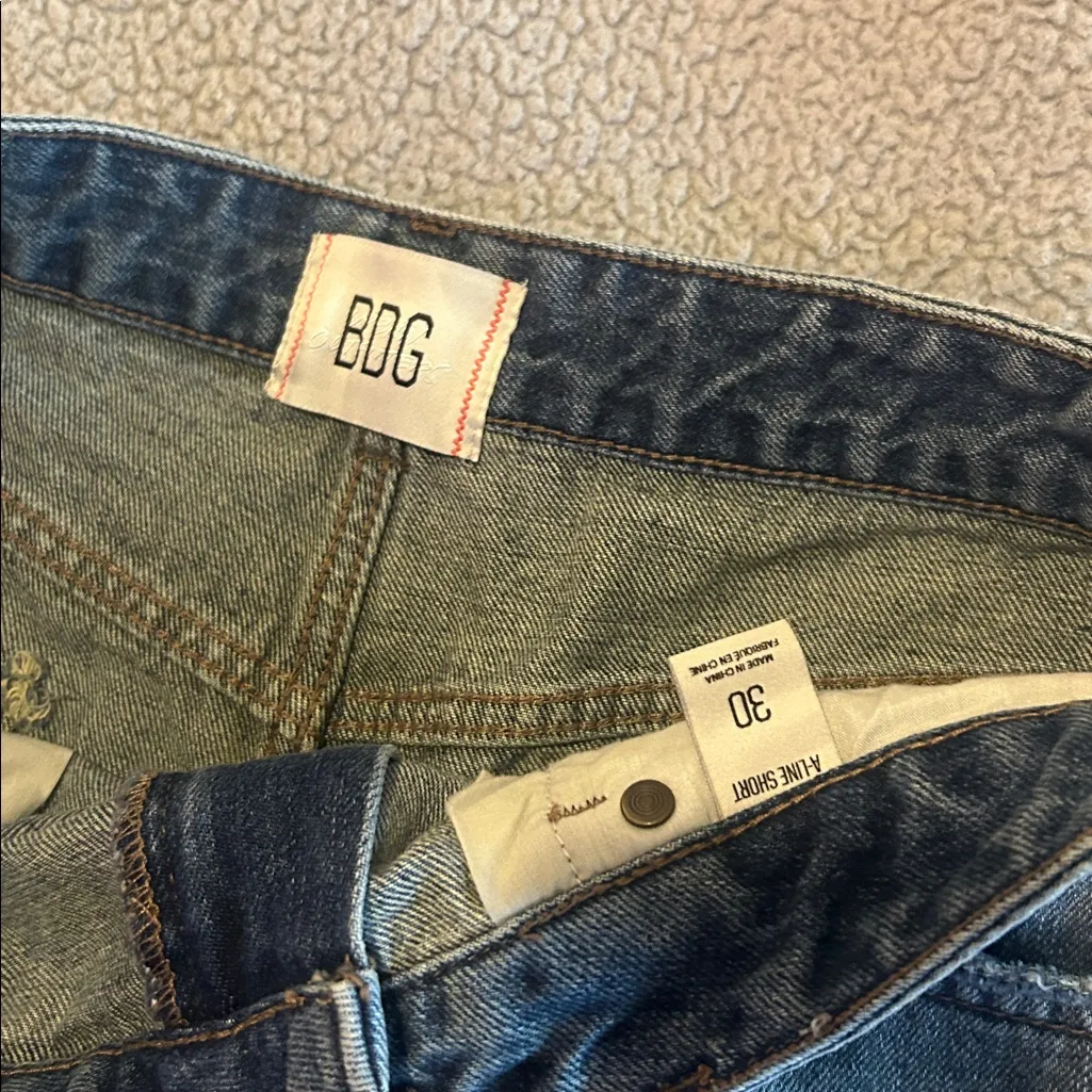 BDG Urban Outfitter’s Women's 30 A-Line Denim Short Blue 100% Cotton Inseam 4” - Image 3