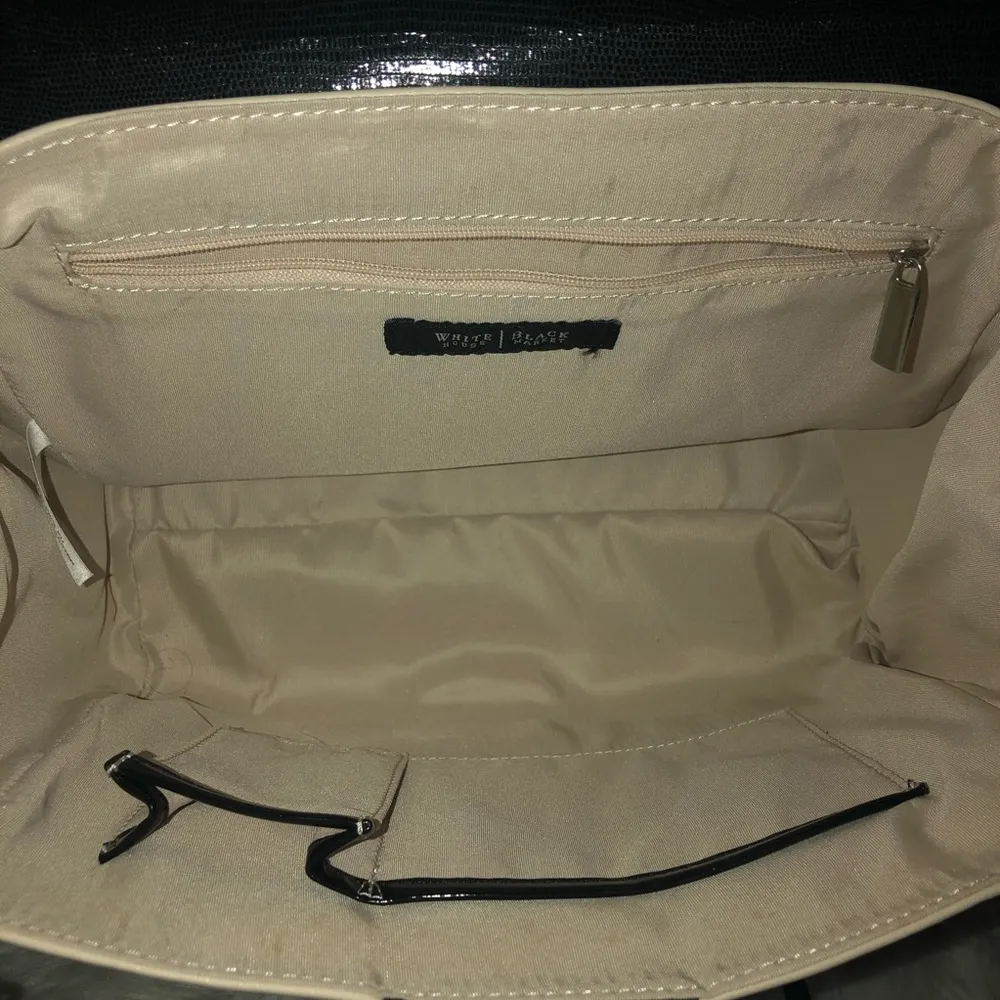 WHite House Black Market crossbody bag - Image 7