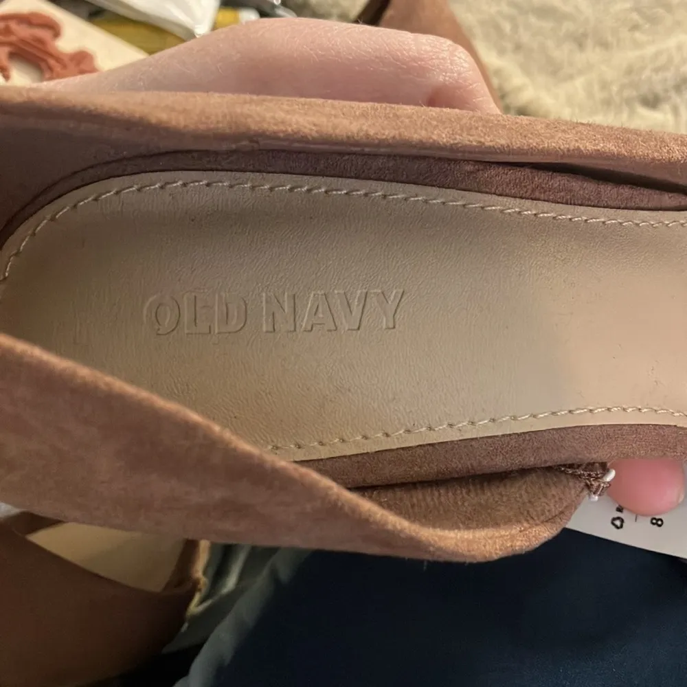 🧜‍♀️NWT Old Navy Faux Suede Pumps, Size 8 - Image 4