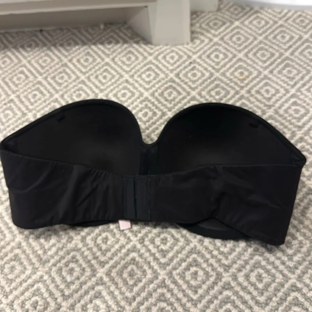 Victoria’s Secret 36D strapless bra. Black. EUC - Image 2