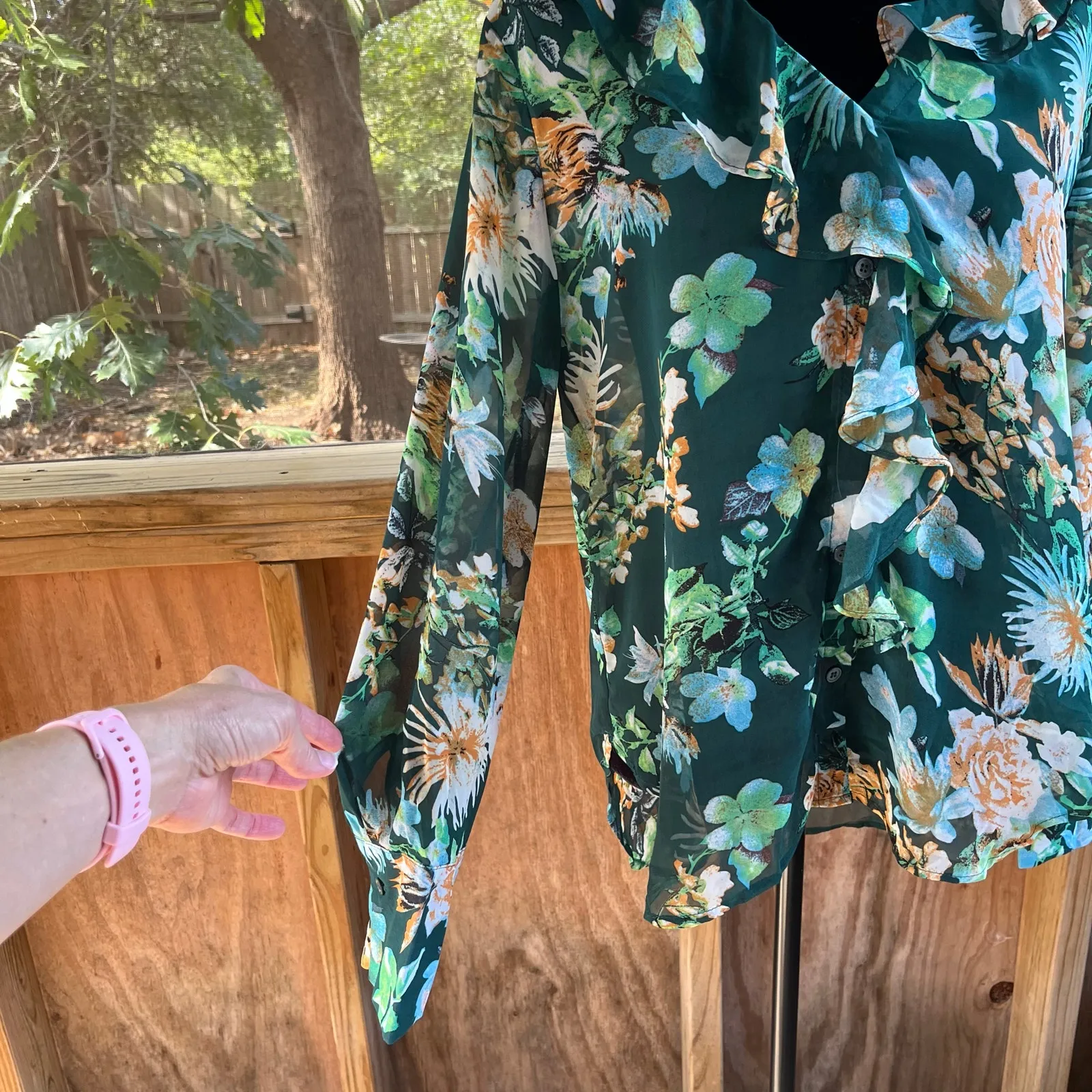 Umgee Women's Green Floral Ruffled Front Sheer Blouse Size S. NEW - Image 4