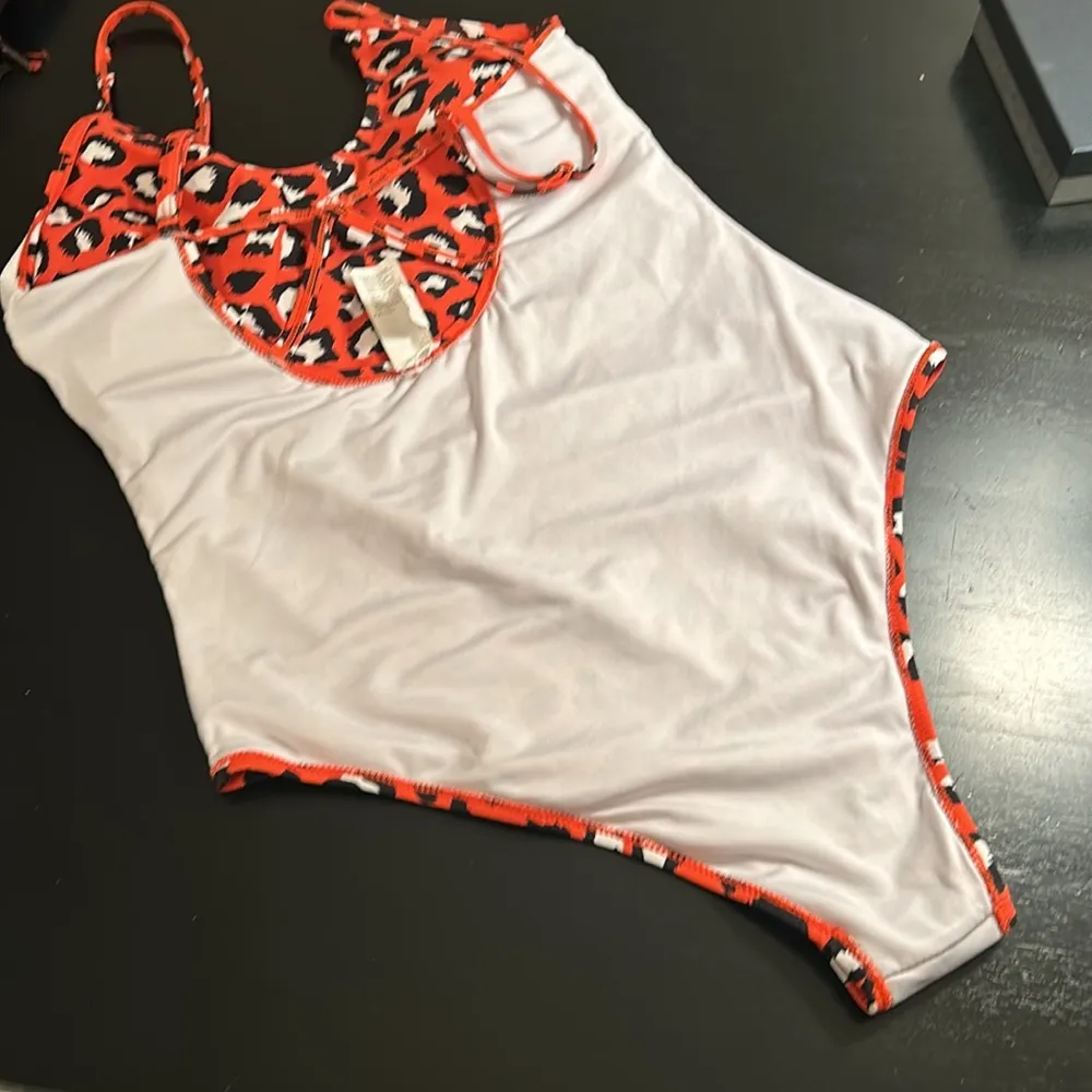 Orange Leopard Print One Pc. Swimsuit Size L - Image 10