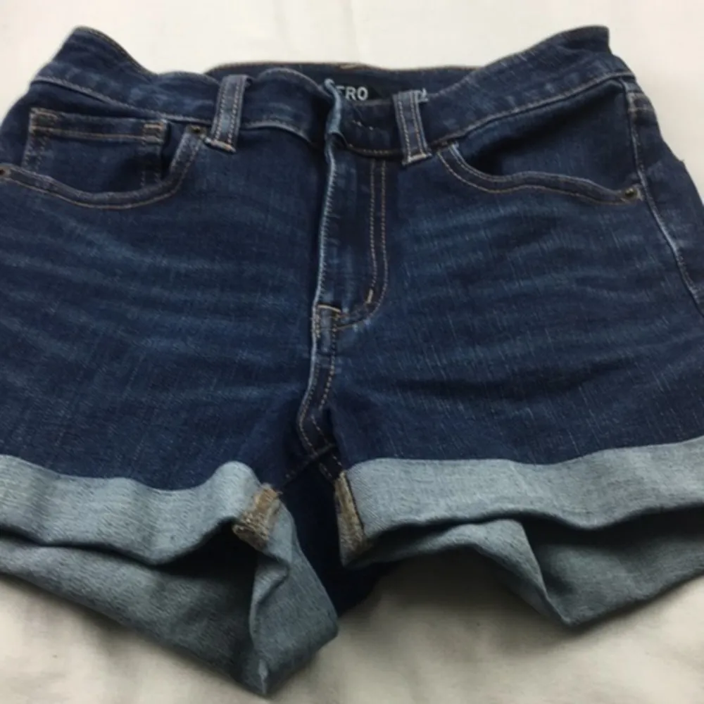 Aero. Ladies shorts size 0 - Image 3