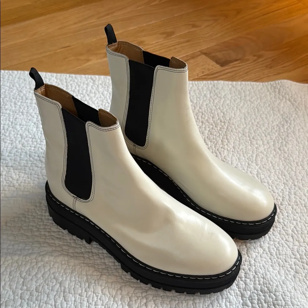 Never worn MARC FISHER LTD Pirro Leather Chelsea Boots - Image 2