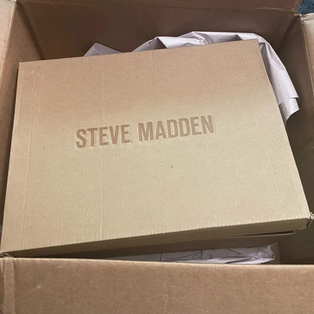 Steve Madden Gold Platform Heels - Image 3