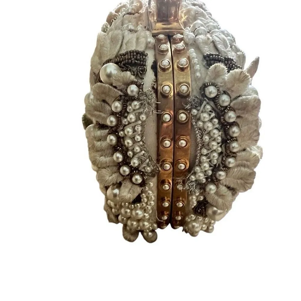 Alexander McQueen Runway Faux Pearl Cherub Ivory Knuckle Duster Clutch Purse - Image 6