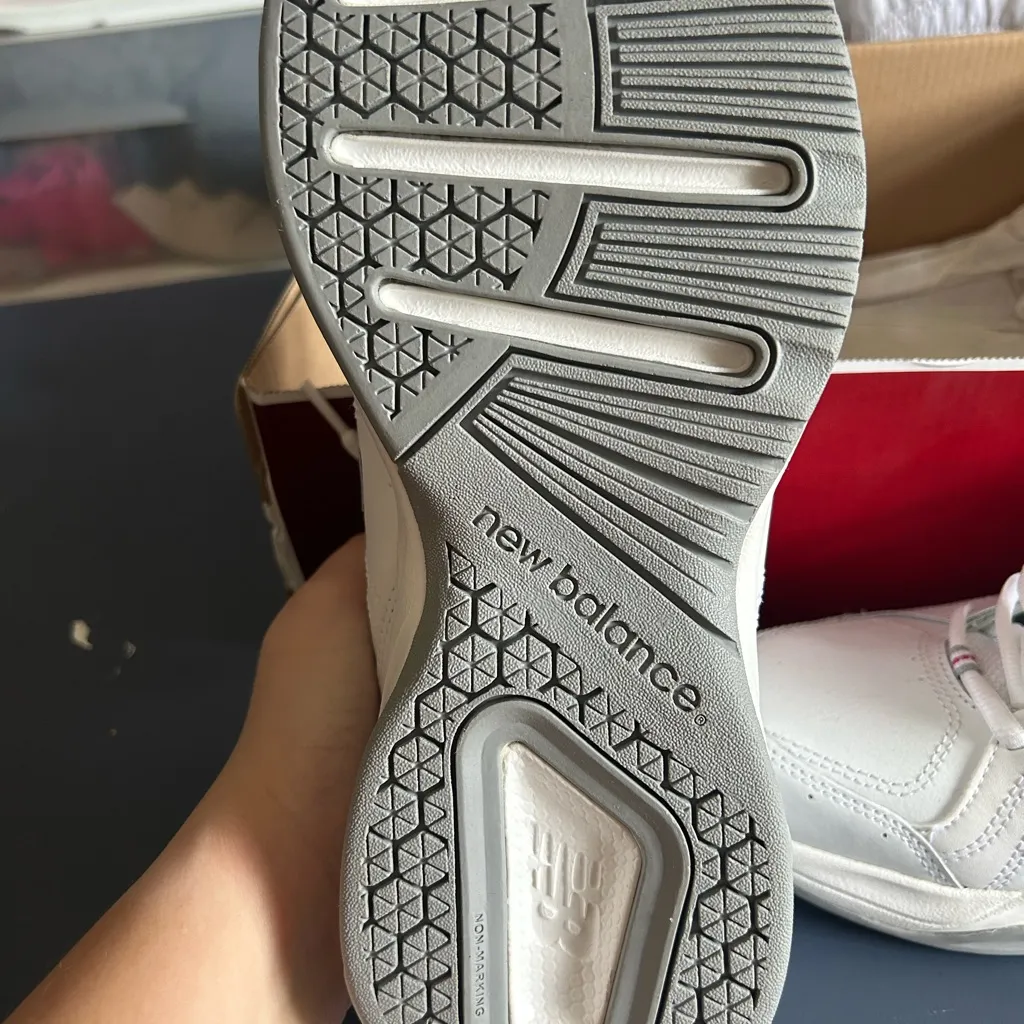New balance size 11 w shoes - Image 4