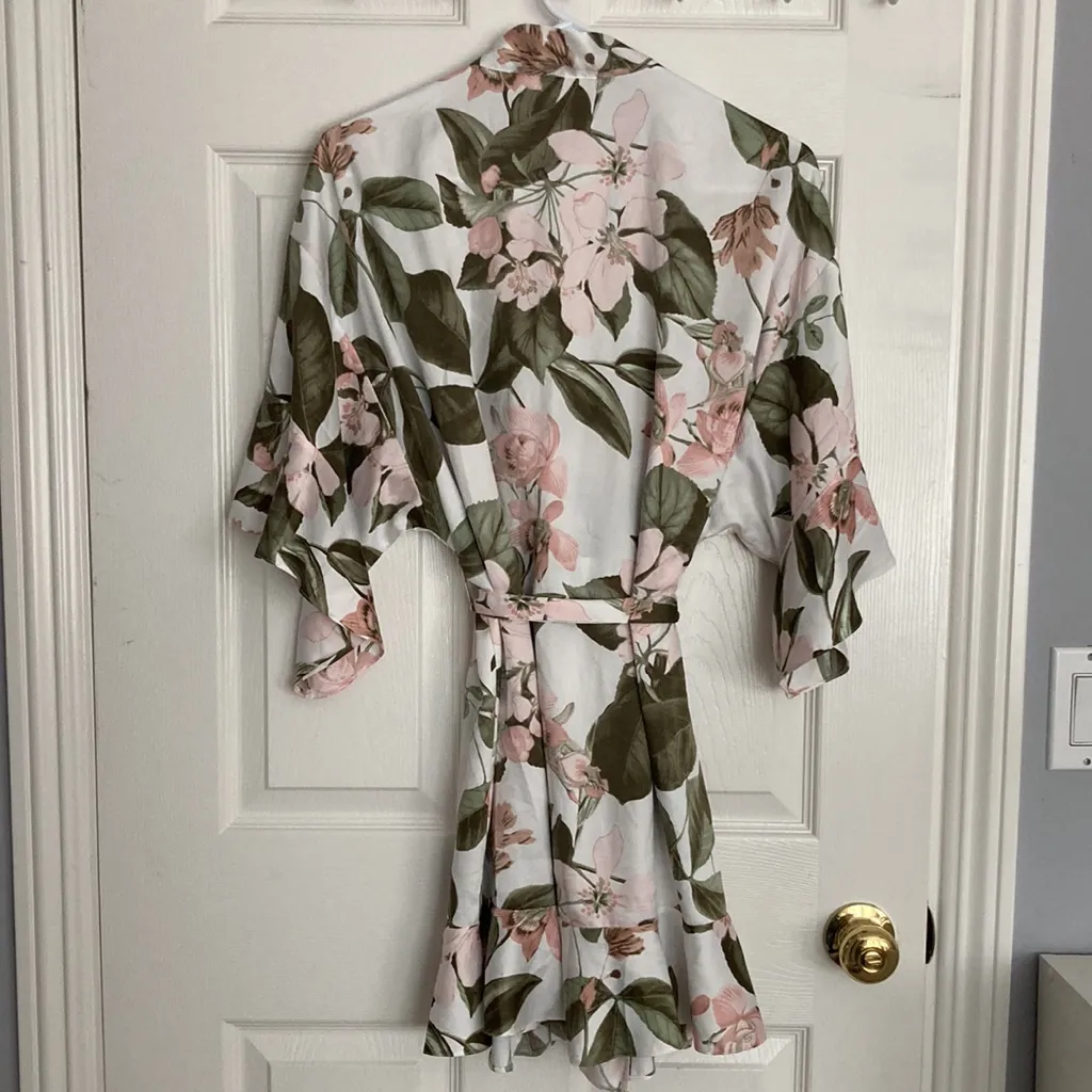 Victoria’s Secret Here Comes the Bride Floral Robe in XS - Image 2