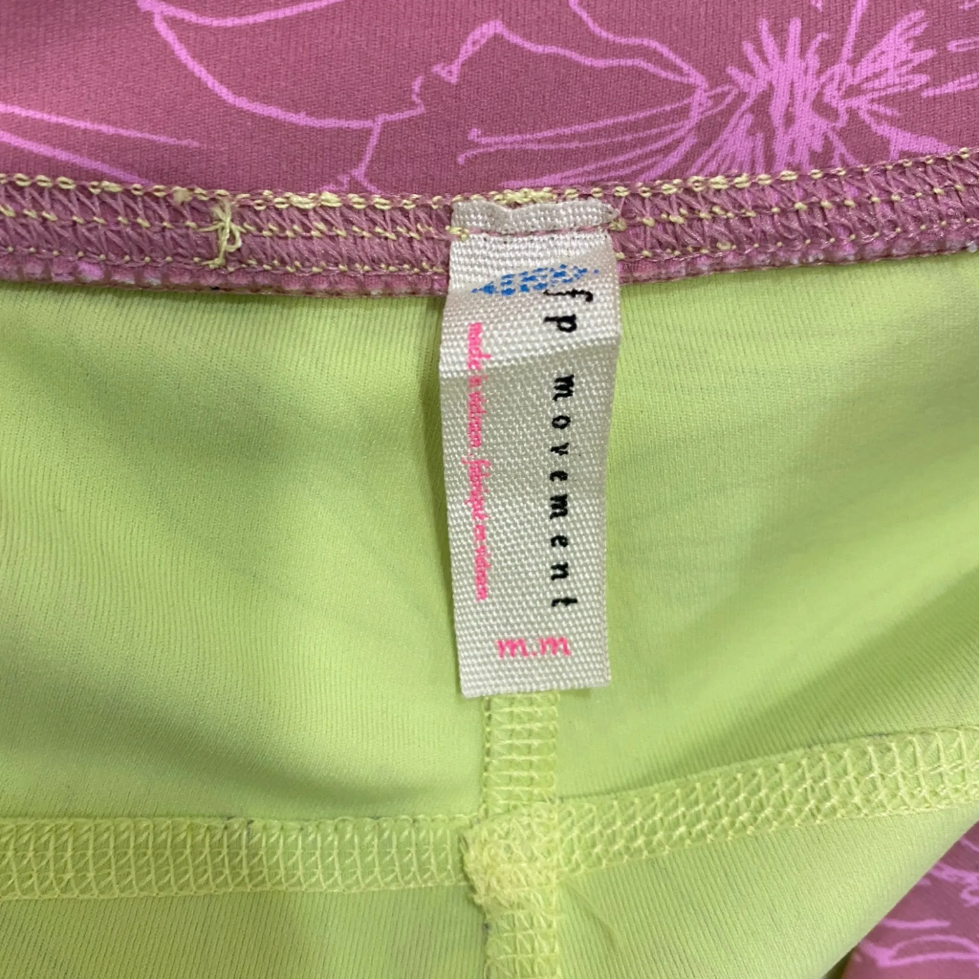 🌟FREE PEOPLE MOVEMENT🌟 ELECTRIC LIME FIRED UP BIKE SHORTS YELLOW/PINK SZ M Yellow Size M - Image 4