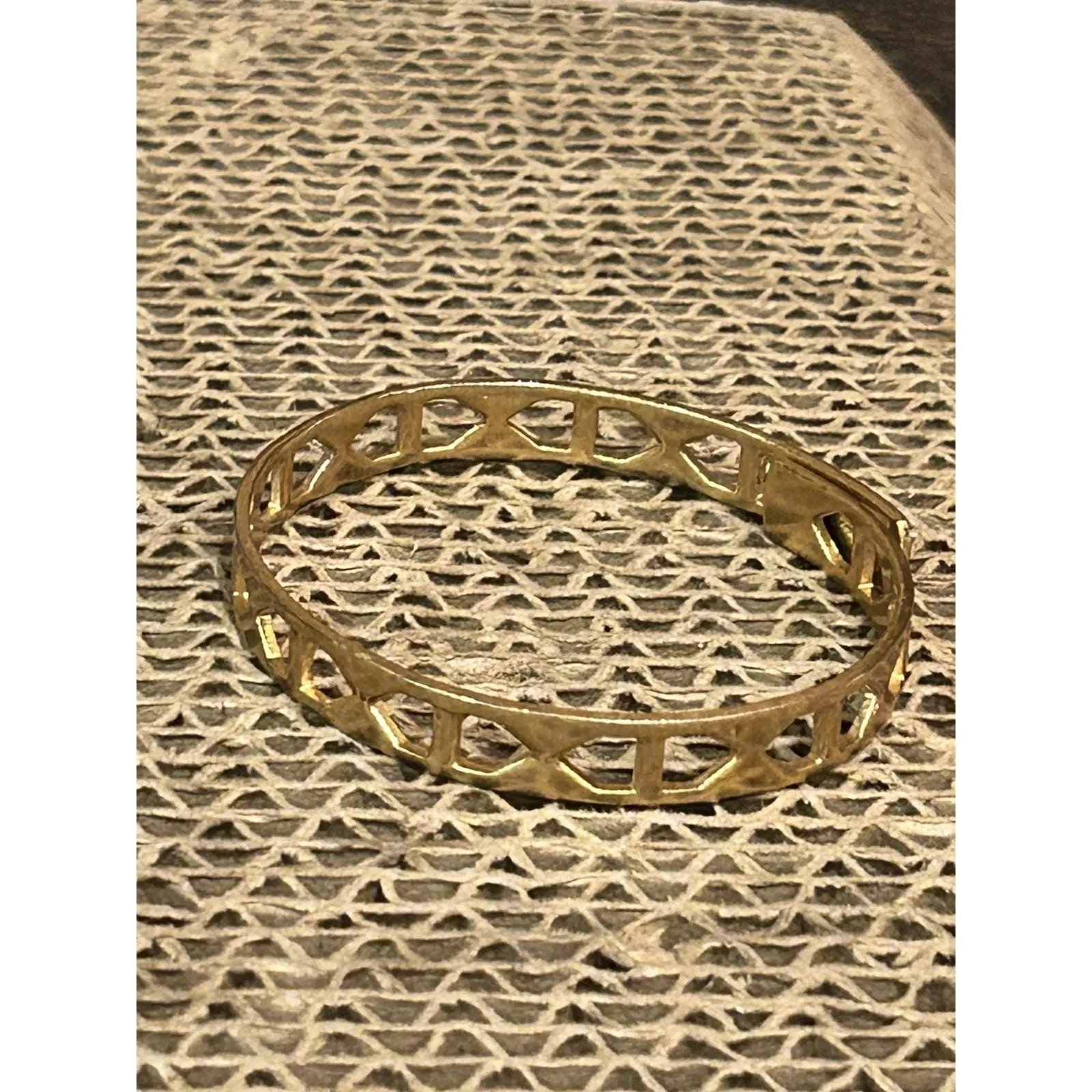 Alex And Ani & 2 Others Lot Of 4  Bracelets - Image 5