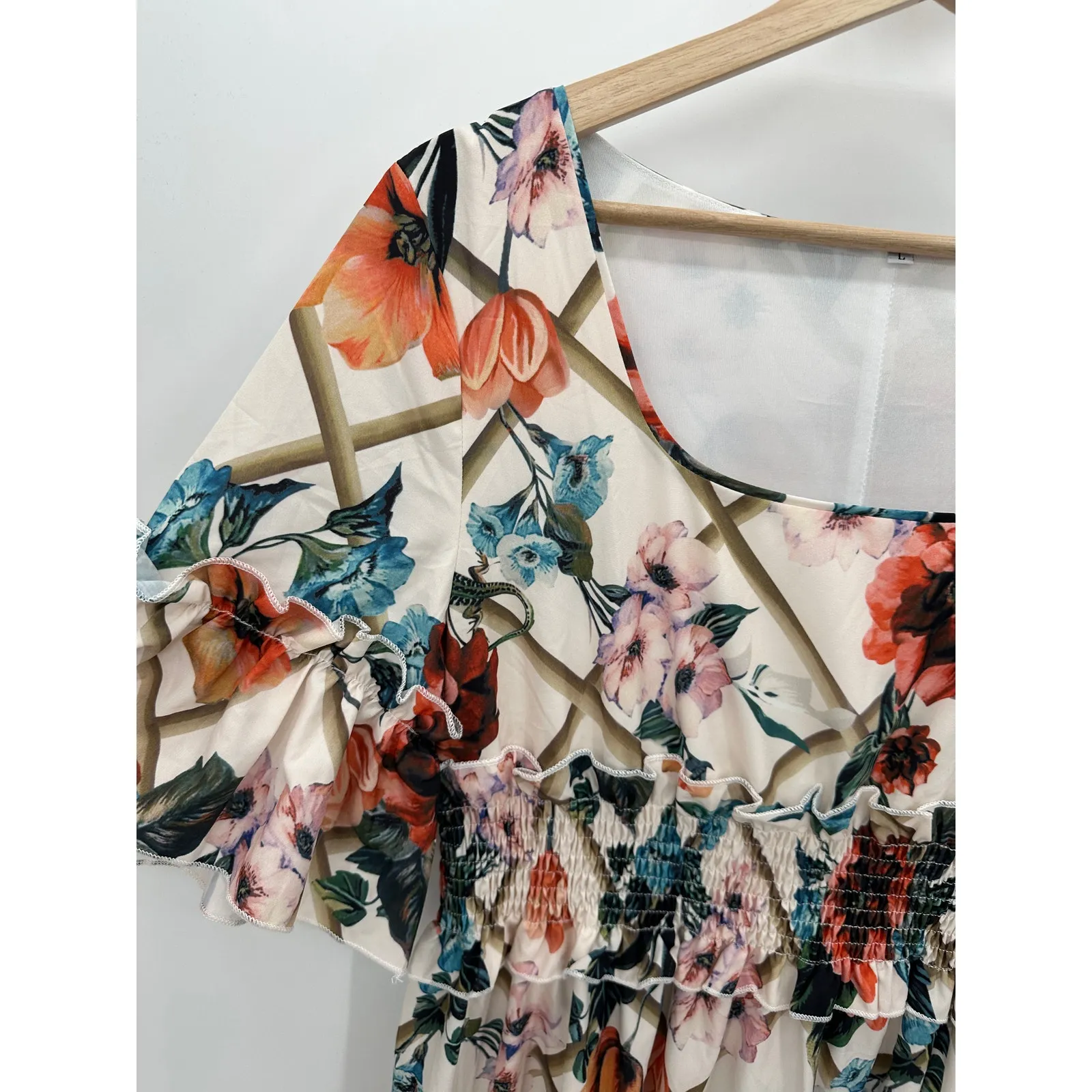 White Floral Maxi Dress Size L Flowy Feminine Long Summer Lightweight Boho Size L - Image 6