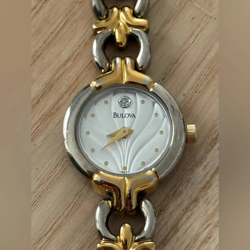 Bulova Diamond Vintage Ladies Watch Two-Tone Bracelet Case Shimmery Silver Dial - Image 2