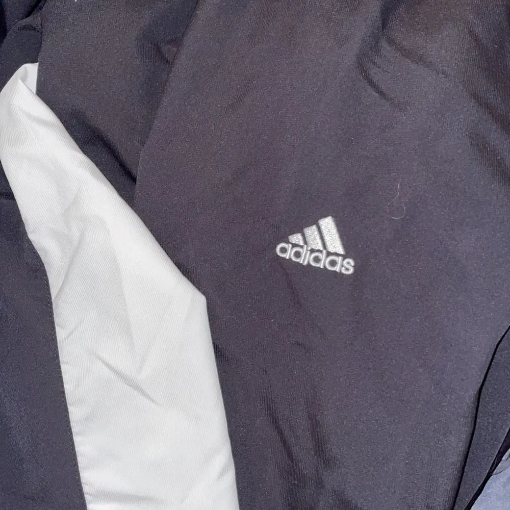 Women’s Adidas Zip up windbreaker - Image 5