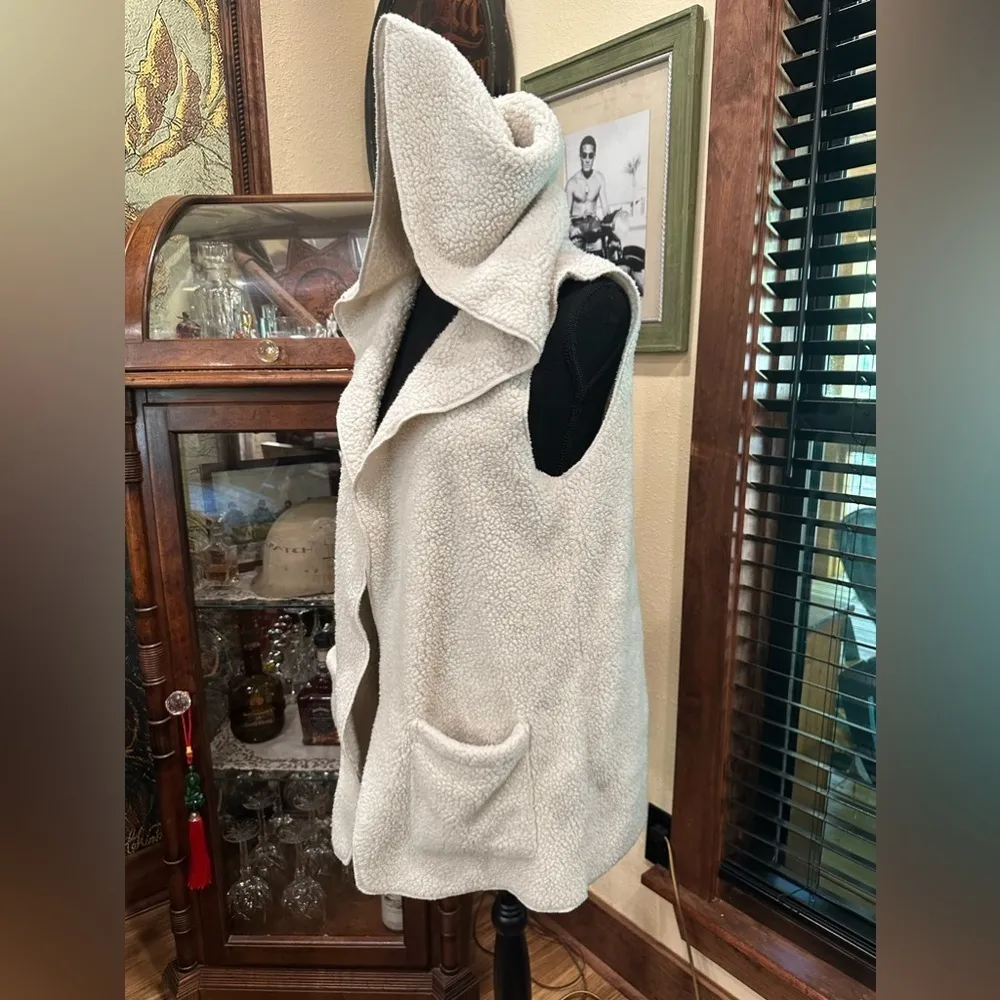 Zenana Outfitters White Sherpa Hooded Cardigan Size Small - Image 2