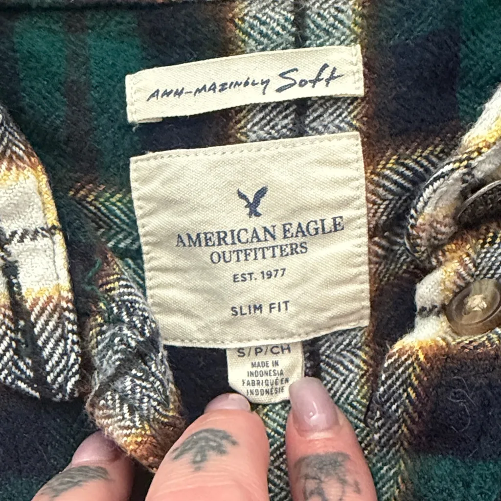 American Eagle Dark Green and White Plaid Shirt - Image 3