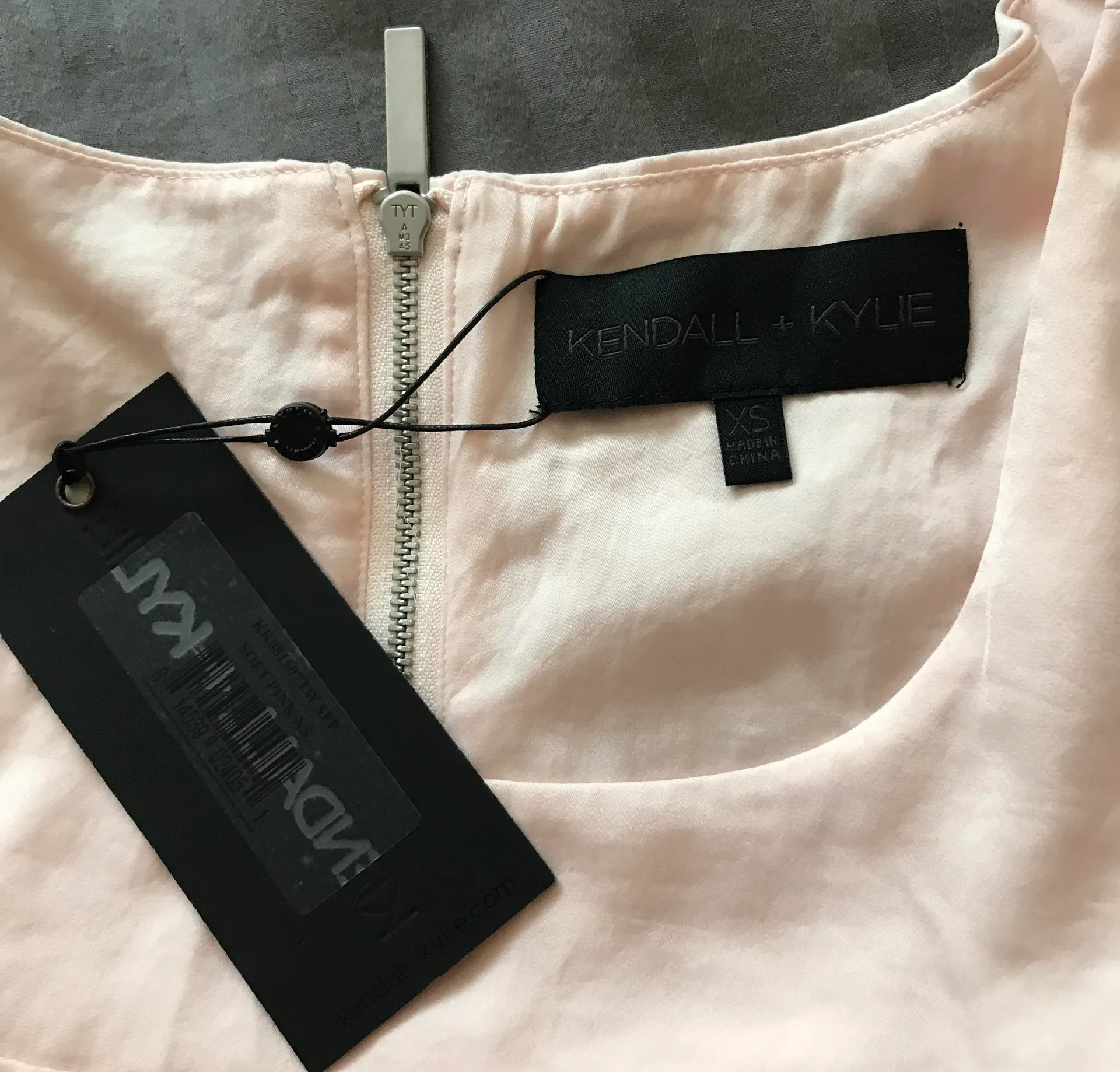 Blush Pink Crop Top With Back Zipper NWT - Image 5