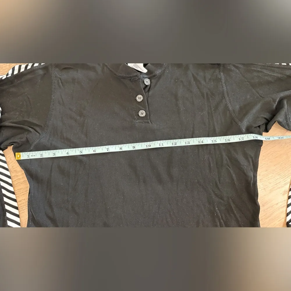 Helly Hansen women’s long sleeve Henley base layer top black white size large - Image 4