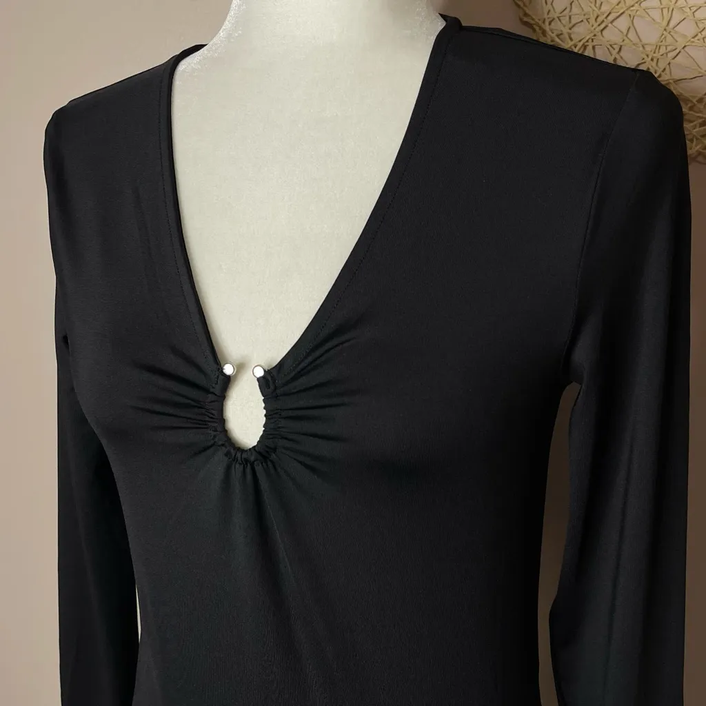 NWT H&M Black Stretch Jersey V-Neck Long Sleeve Top with Buckle Detail - medium - Image 3