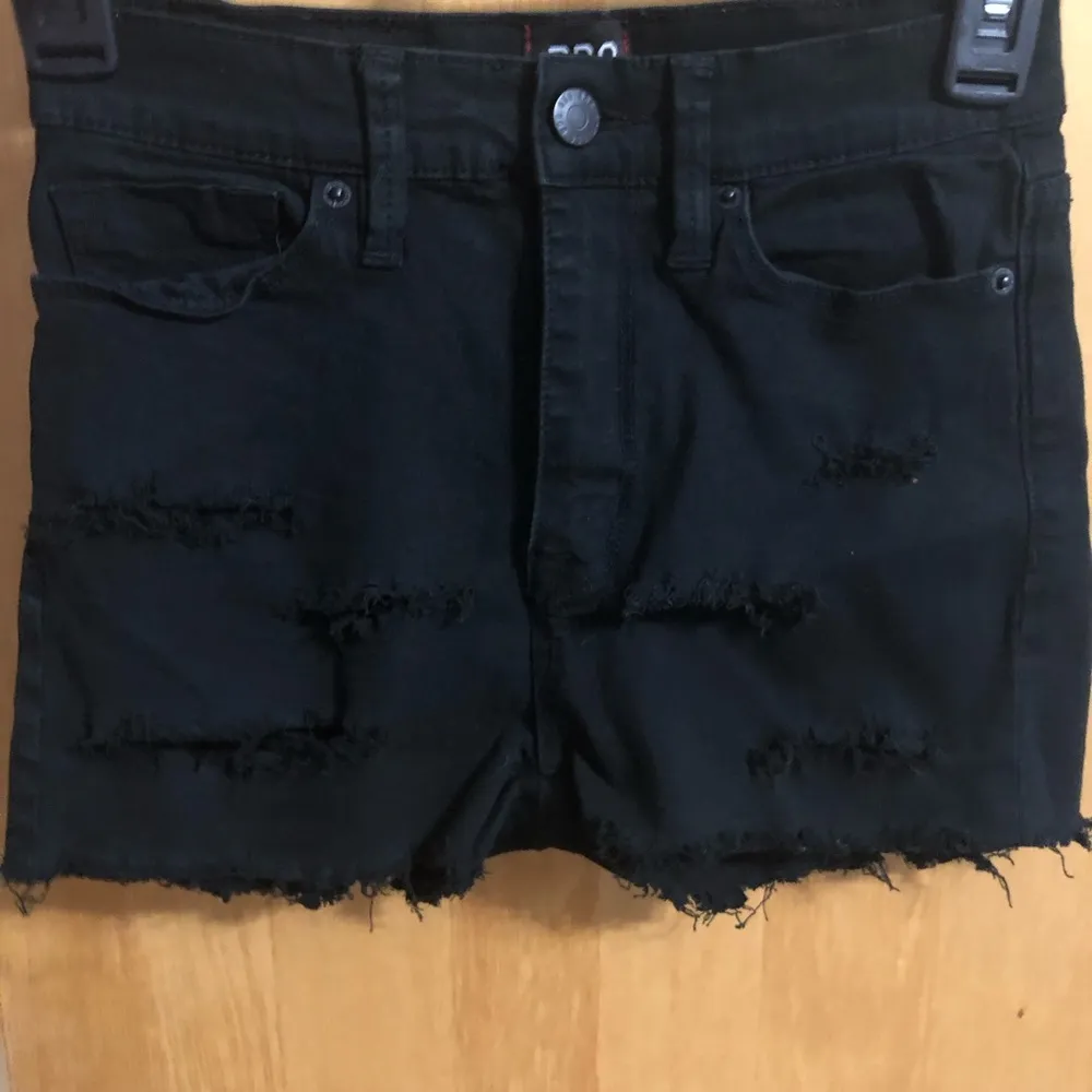 BDG twig high rise shortie ripped distressed women’s size 25 cut off jean shorts - Image 8