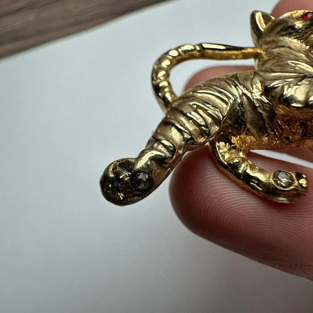 M. JENT Tiger Wild Cat Red Rhinestone Eyes Brooch Pin Gold Tone Vintage - Image 3