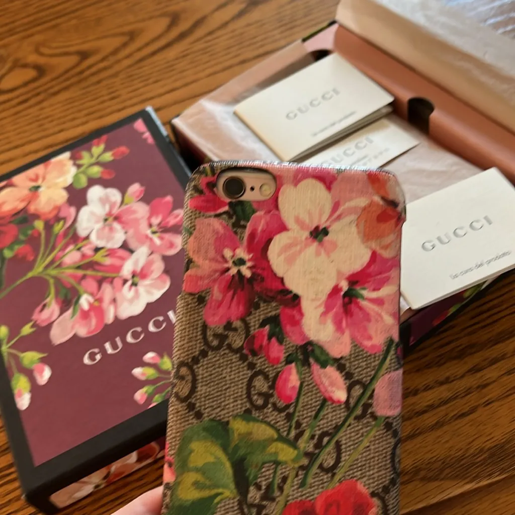 Gucci Bloom Floral iPhone Case w/Box & Tags iPhone SE 2nd 3rd Generation & More - Image 4