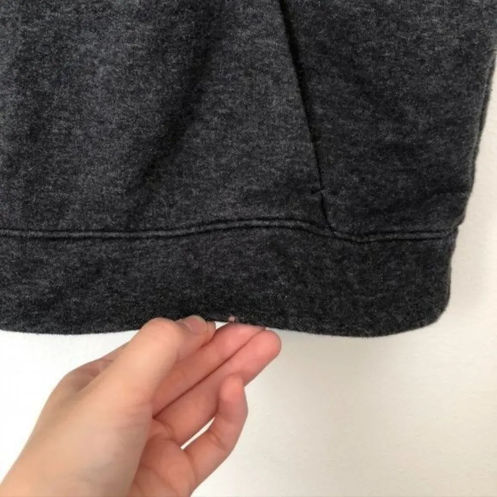 UNDER ARMOUR Loose Fit Gray Short Sleeve Sweatshirt Pullover Workout Active SPOT - Image 4