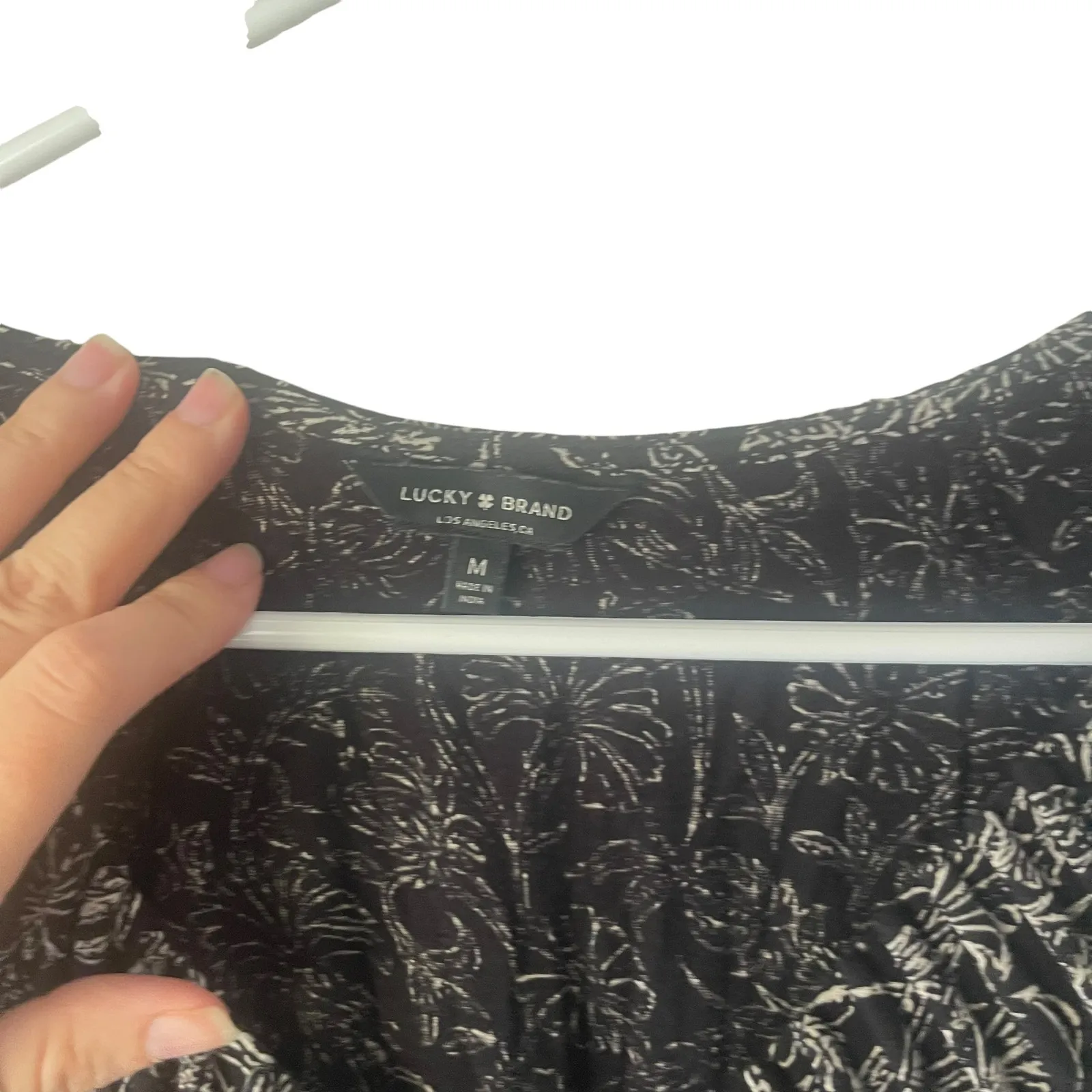 Lucky Brand Women's‎ Size Medium Floral Boho Long Sleeve Top - Image 4