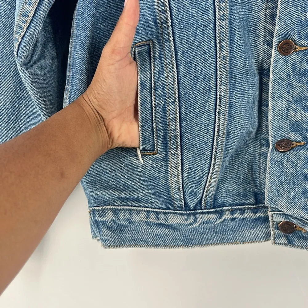 Hard Rock Cafe Singapore Medium‎ Wash Blue Denim Button Front Jacket - Image 7