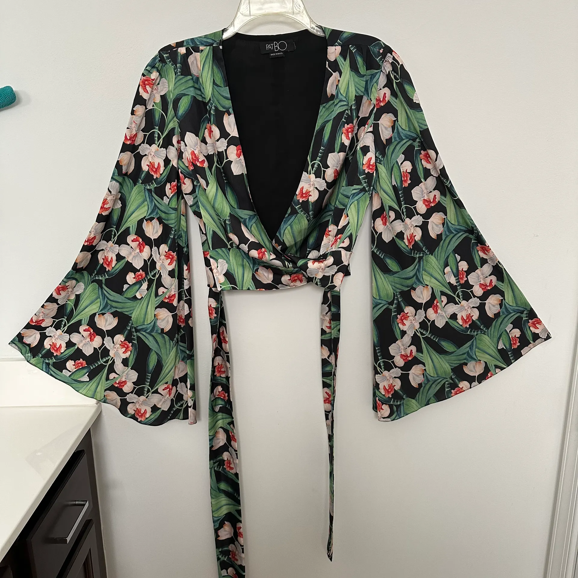 Kimono Sleeve Wrap Top black and green with white flowers blouse sz L - Image 19