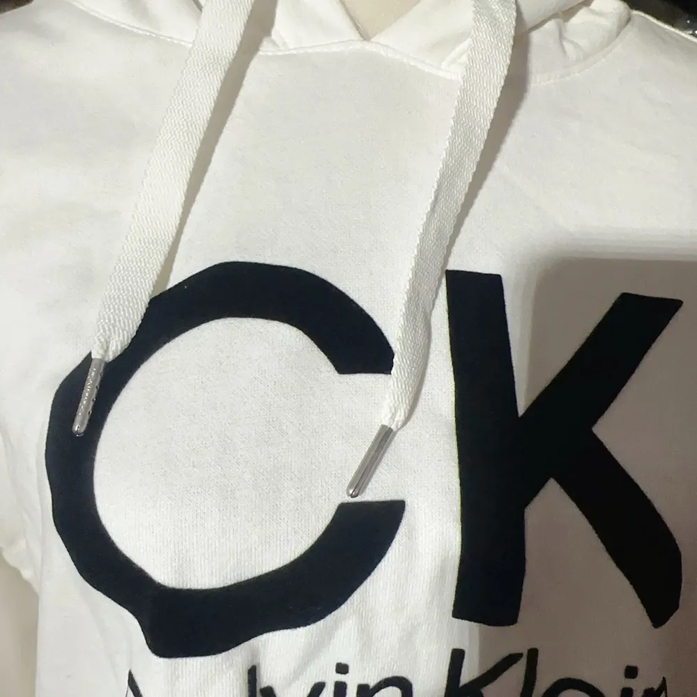 Calvin Klein soft hoodie white long sleeve black velvet logo new with tag - Image 5